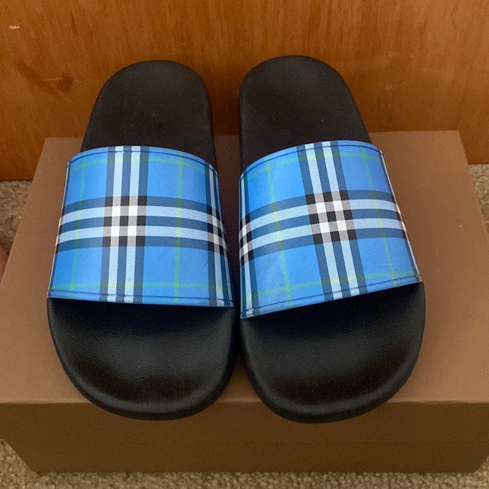 Burberry slides 100% authentic